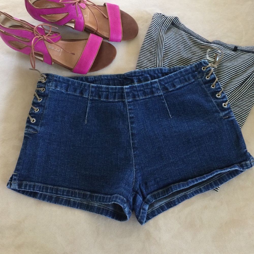 Vintage shorts with leather laces